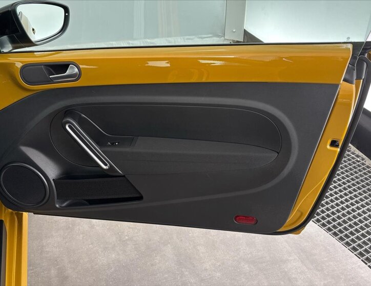 Volkswagen Beetle Hatchback 1,2 l 77 kw