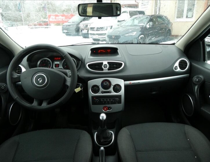 Renault Clio 23