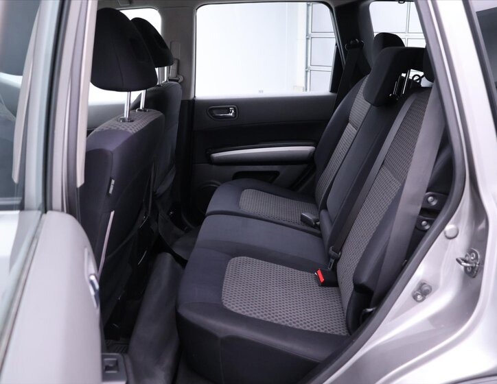 Nissan X-Trail SUV / Terénní 2,0 l 110 kw