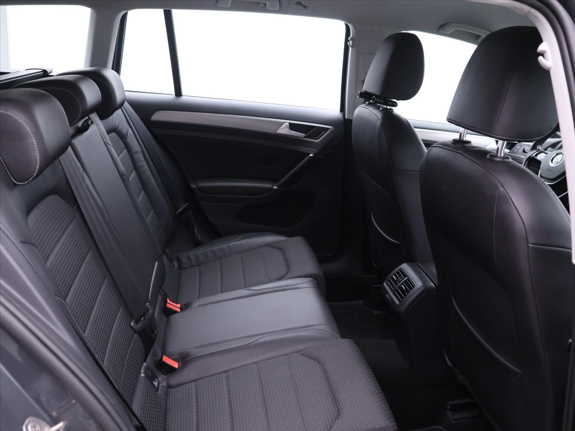 Volkswagen Golf Kombi 1,6 l 81 kw