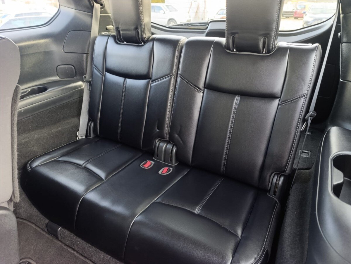 Nissan Pathfinder SUV 3,5 l 212 kw