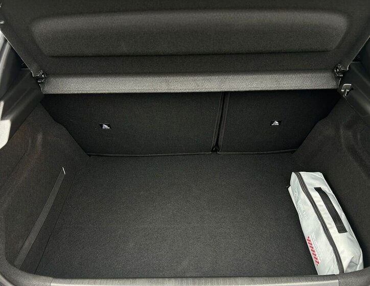 Peugeot 208 Hatchback 1,2 l 74 kw