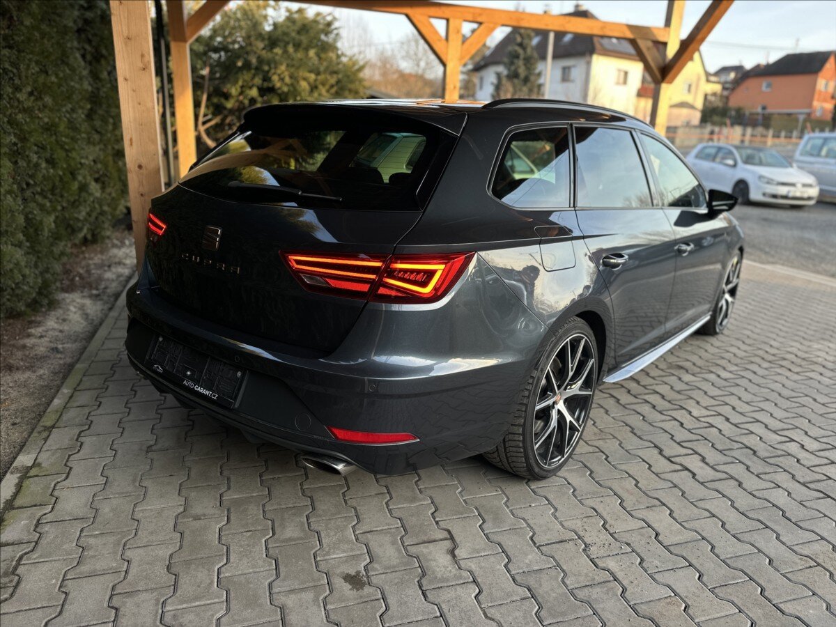 Seat Leon Kombi 2,0 l 221 kw