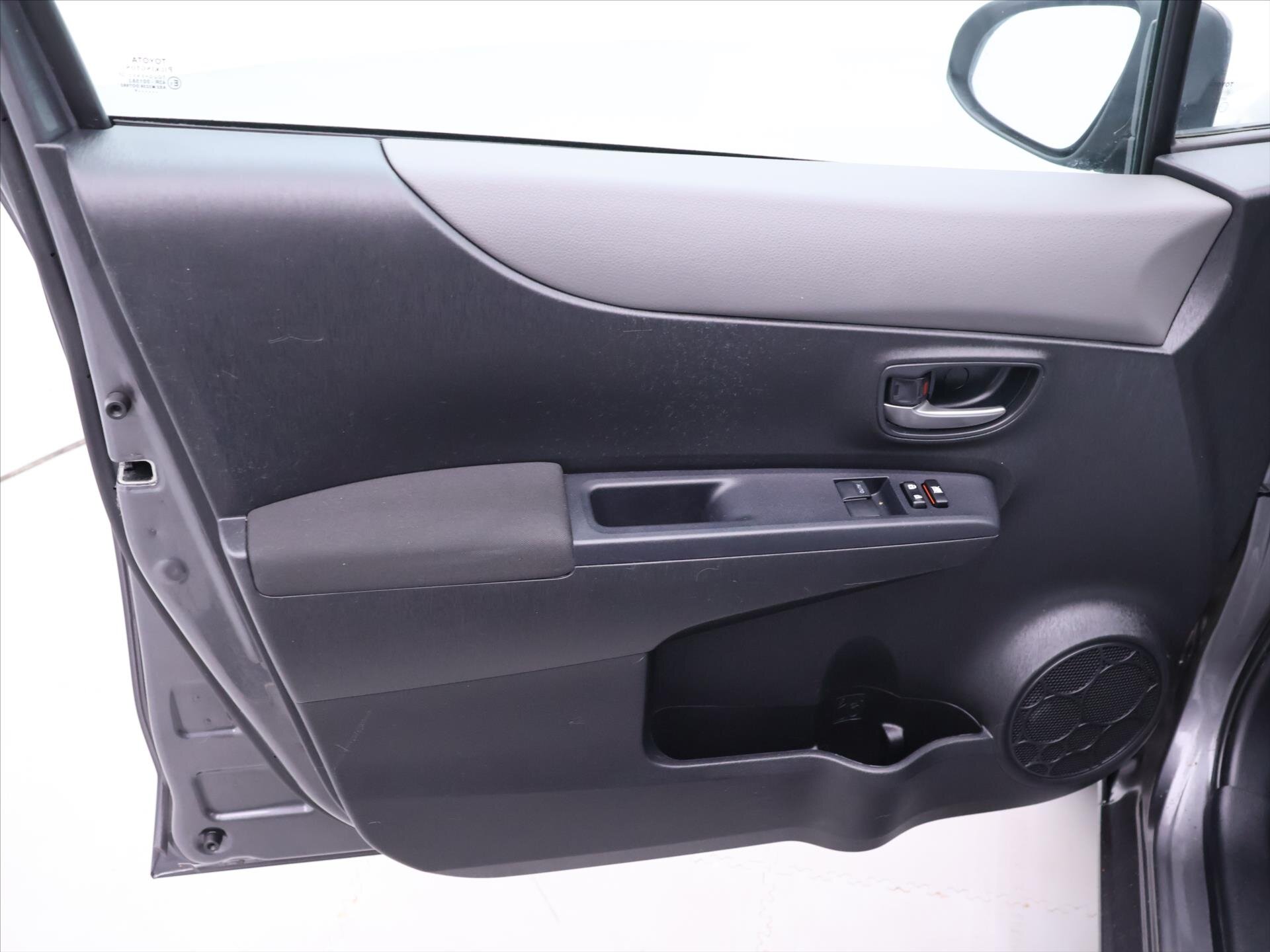 Toyota Yaris Hatchback 998,0 51 kw