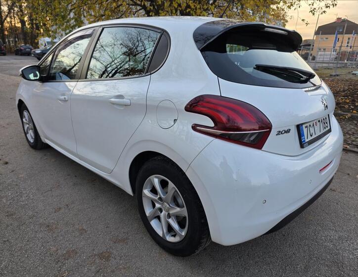 Peugeot 208 4