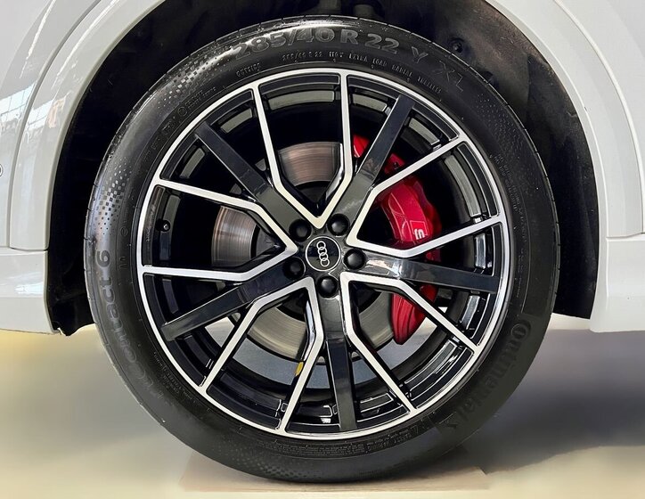 Audi SQ8 SUV 4,0 l 373 kw