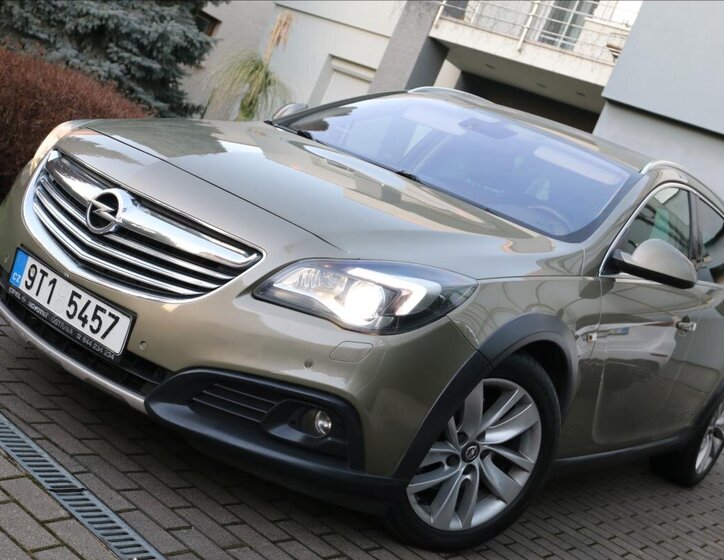 Opel Insignia Kombi 2,0 l 143 kw