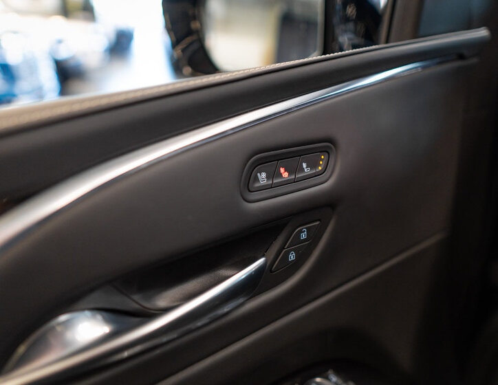 Cadillac Escalade SUV / Terénní 6,2 l 313 kw