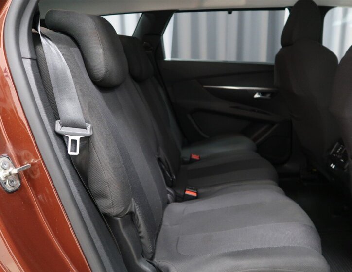 Peugeot 5008 MPV 1,5 l 96 kw