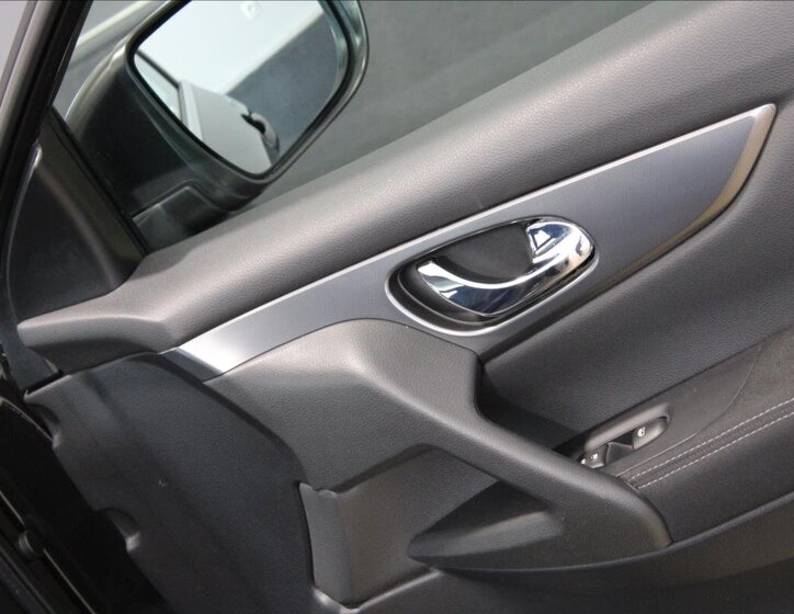 Nissan Qashqai SUV / Terénní 1,6 l 96 kw