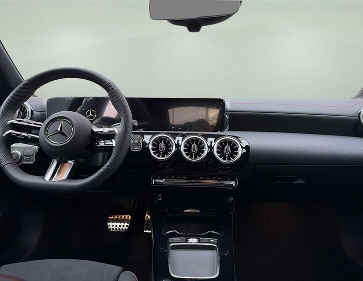 Mercedes-Benz CLA 11