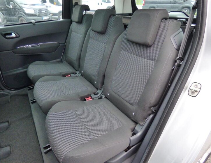 Peugeot 5008 MPV 1,6 l 88 kw