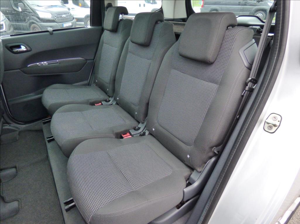 Peugeot 5008 MPV 1,6 l 88 kw