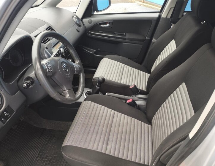 Suzuki SX4 7