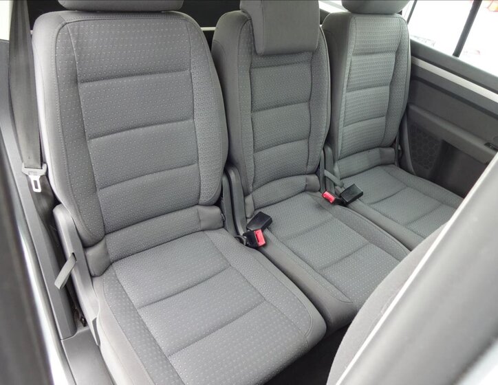 Volkswagen Touran Kombi 1,9 l 77 kw