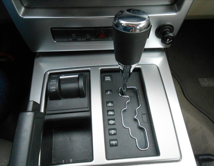 Jeep Cherokee SUV 3,7 l 151 kw