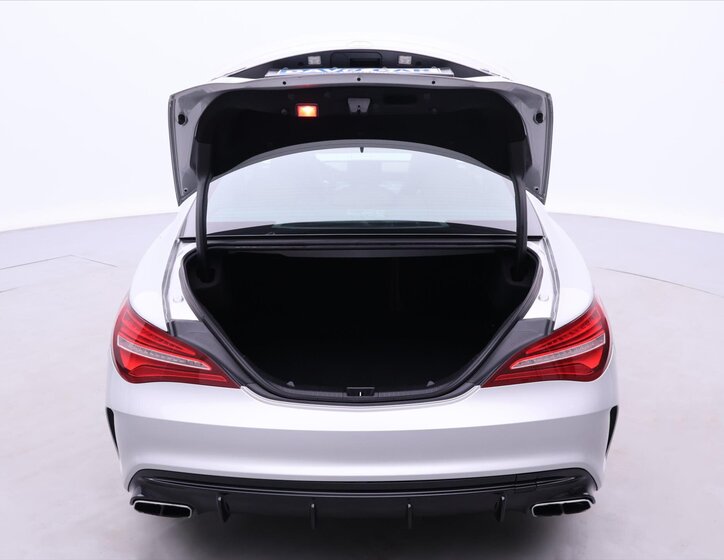 Mercedes-Benz CLA Sedan 2,0 l 280 kw