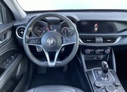 Alfa Romeo Stelvio 10