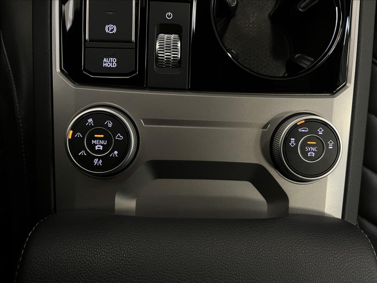 Volkswagen Touareg SUV / Terénní 3,0 l 210 kw