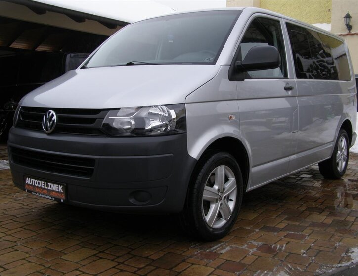 Volkswagen Caravelle Kombi 2,0 l 103 kw