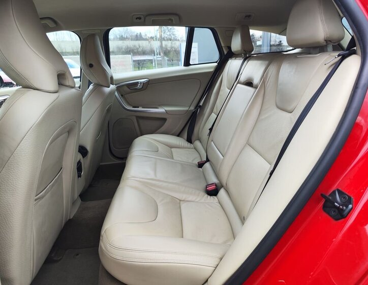 Volvo V60 Kombi 2,0 l 120 kw