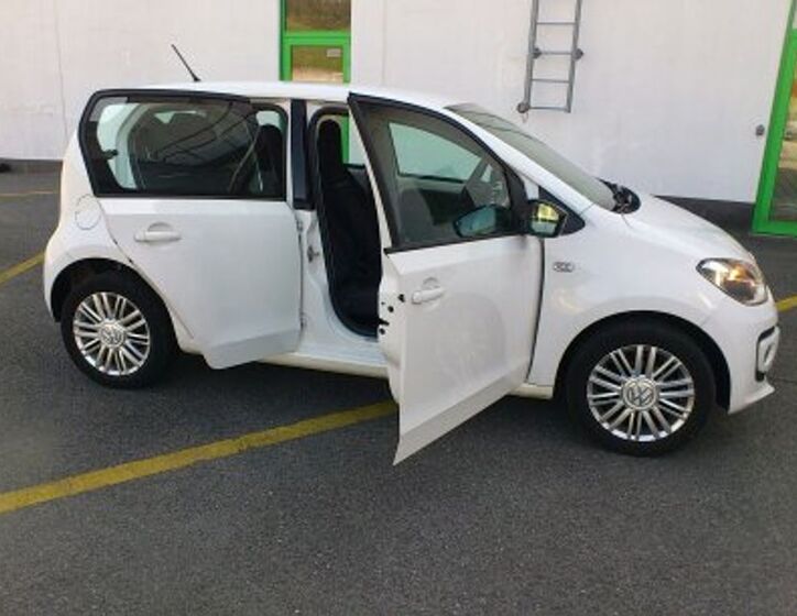 Volkswagen up! 6