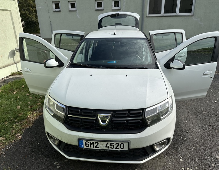 Dacia Sandero 1