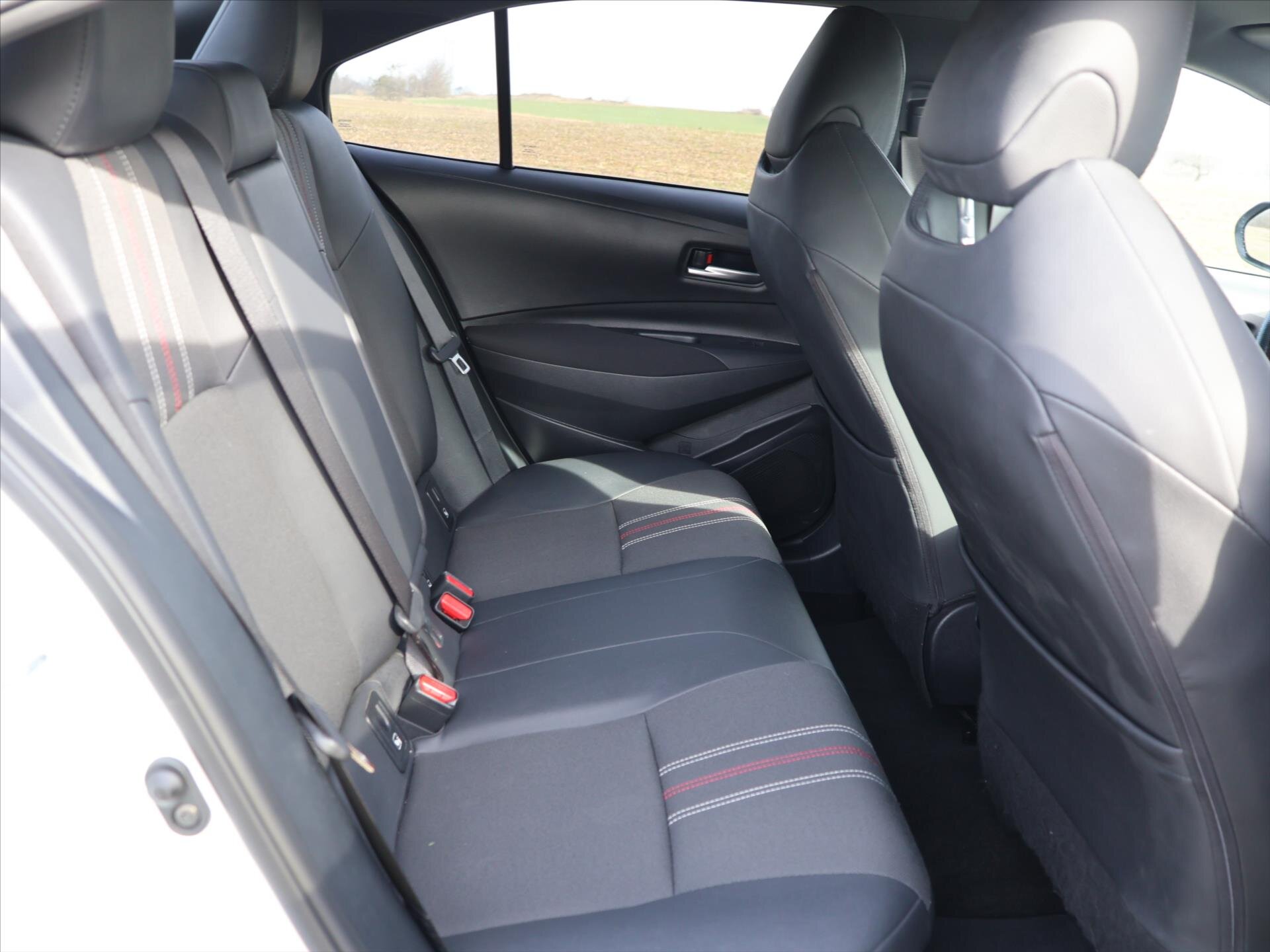 Toyota Corolla Sedan / Limuzína 1,8 l 72 kw