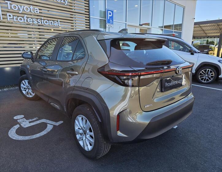 Toyota Yaris Cross 13