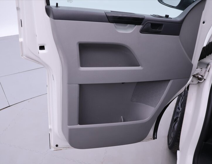 Volkswagen Transporter Kombi 2,0 l 75 kw