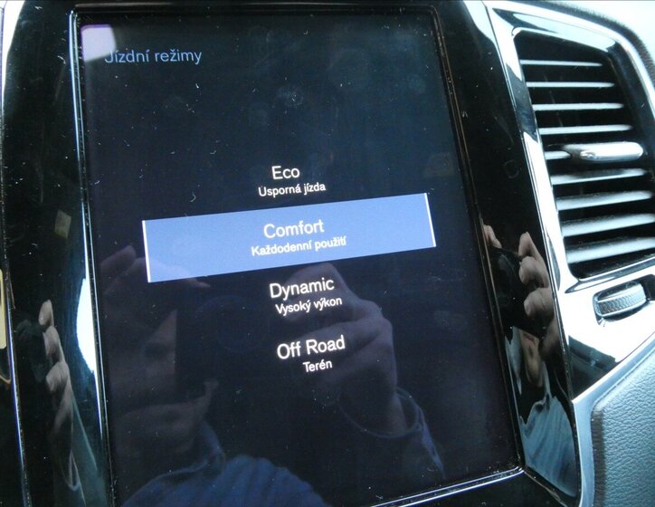 Volvo XC90 SUV / Terénní 2,0 l 228 kw