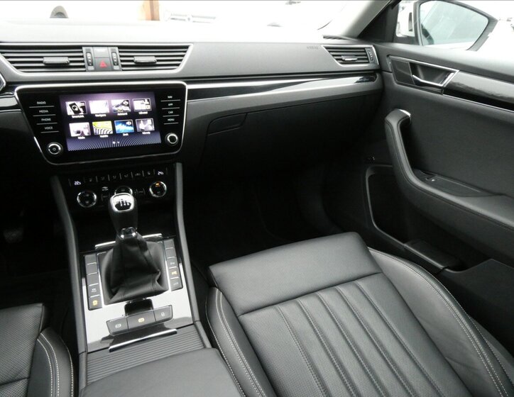 Škoda Superb Sedan / Limuzína 2,0 l 110 kw