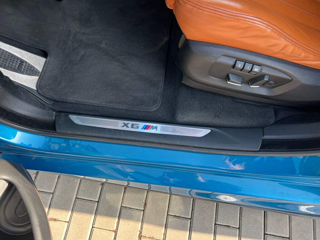 BMW X6 SUV / Terénní 4,4 l 512 kw