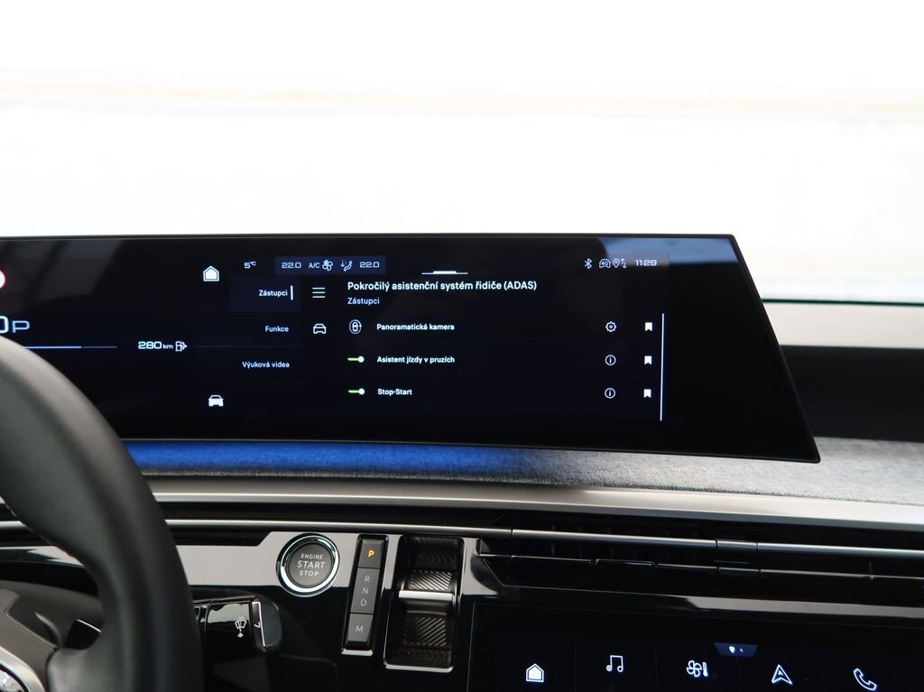 Peugeot 3008 SUV 1,2 l 100 kw