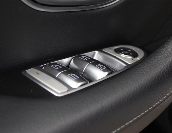 Mercedes-Benz Třídy E 15