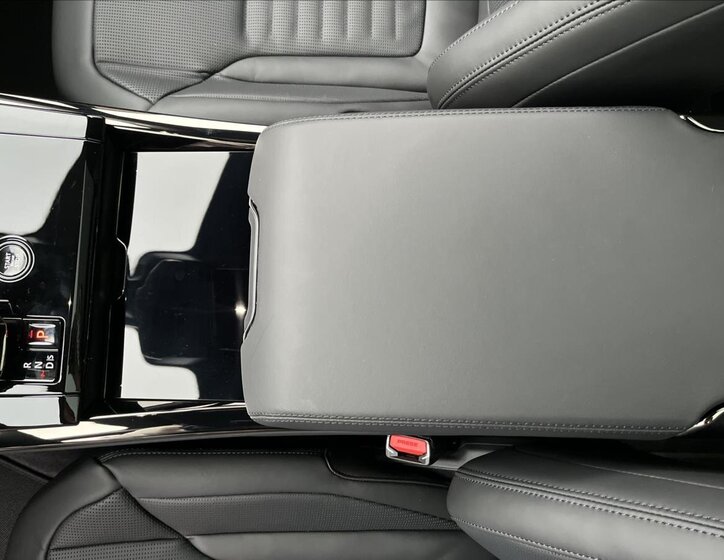 Land Rover Range Rover Sport SUV 4,4 l 467 kw