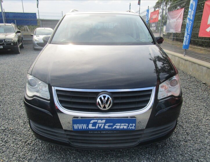 Volkswagen Touran 2