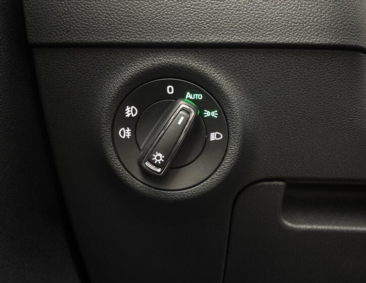 Škoda Karoq SUV / Terénní 1,5 l 110 kw