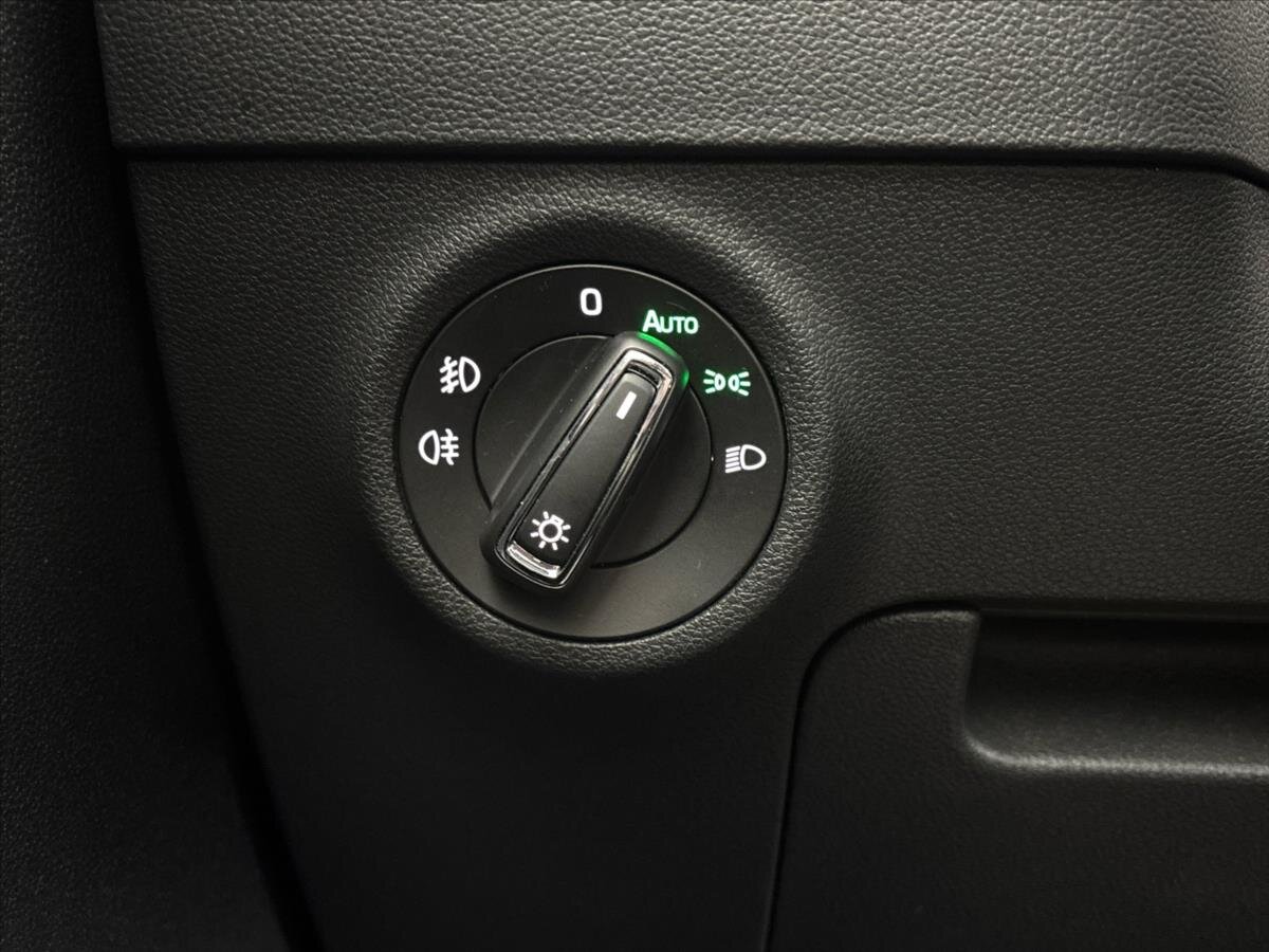 Škoda Karoq SUV / Terénní 1,5 l 110 kw