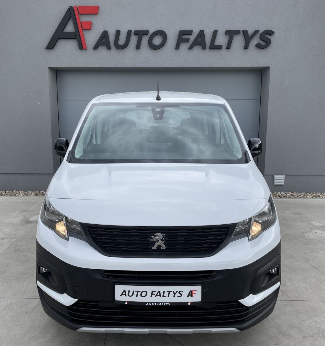 Peugeot Rifter Sedan / Limuzína 1,5 l 75 kw