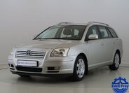 Toyota Avensis Kombi 2,0 l 108 kw
