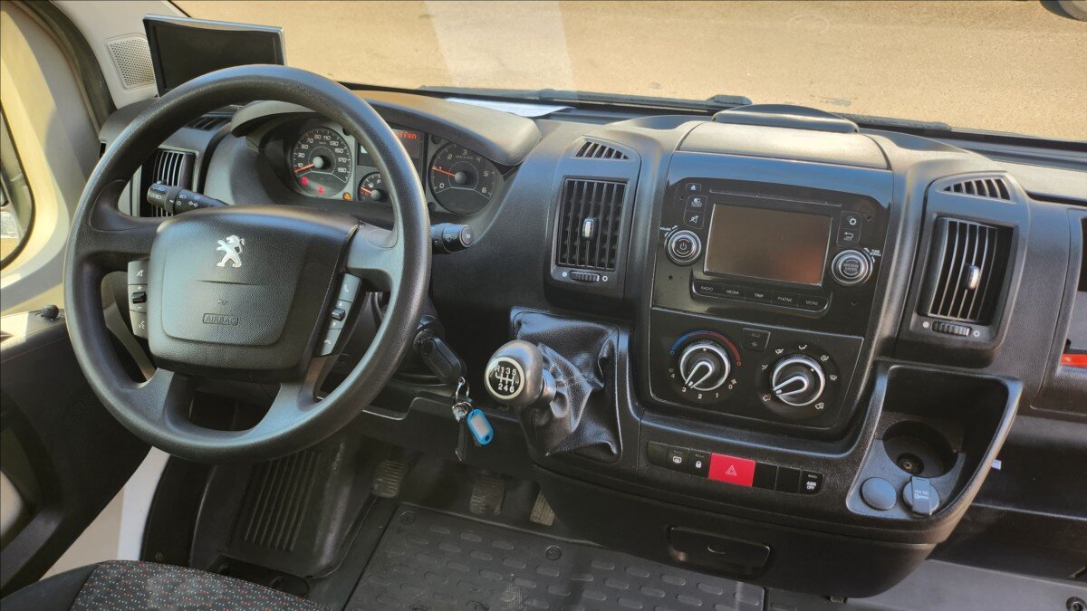 Peugeot Boxer Valník 2,0 l 96 kw