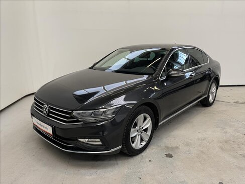 Volkswagen Passat Sedan / Limuzína 1,5 l 110 kw