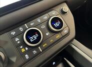 Land Rover Defender 19