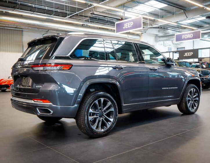Jeep Grand Cherokee 8