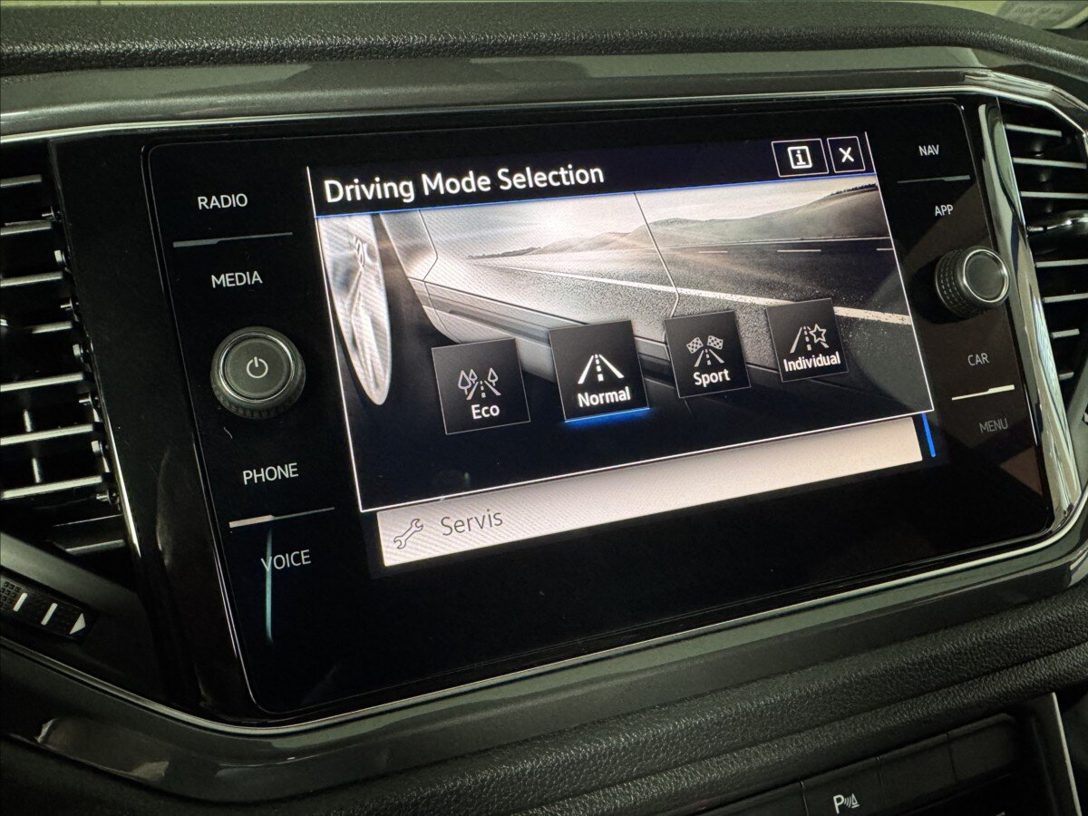 Volkswagen T-Roc SUV 1,5 l 110 kw