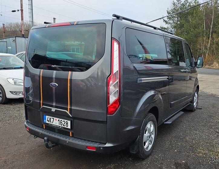 Ford Tourneo Custom VAN-Minibus 2,0 l 96 kw
