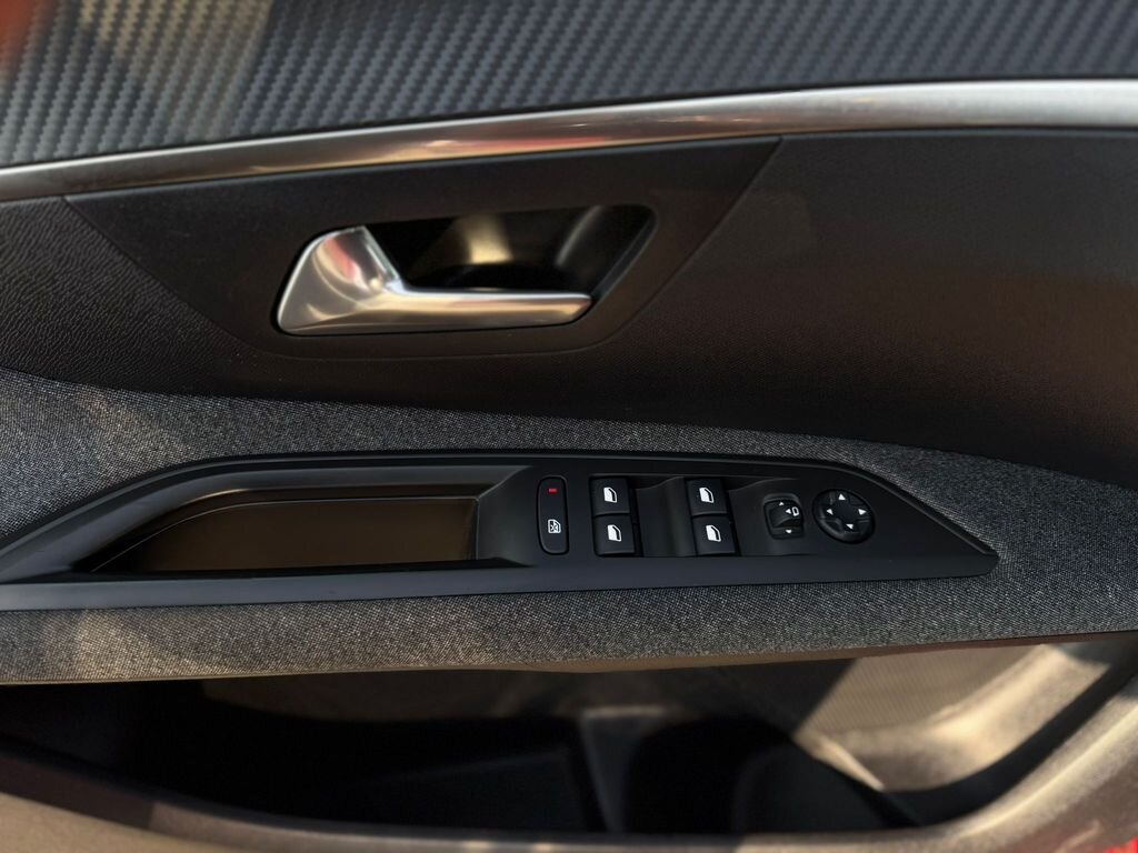 Peugeot 3008 SUV / Terénní 1,2 l 96 kw