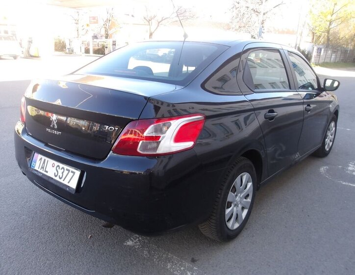 Peugeot 301 Sedan / Limuzína 1,2 l 53 kw