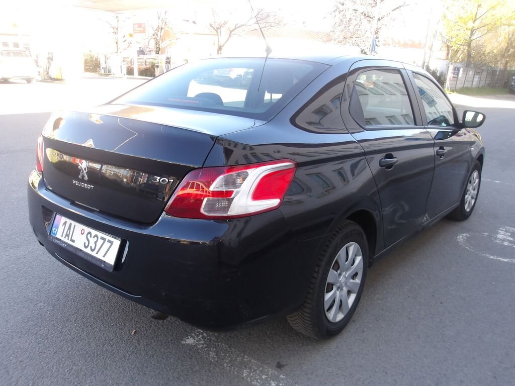Peugeot 301 Sedan / Limuzína 1,2 l 53 kw